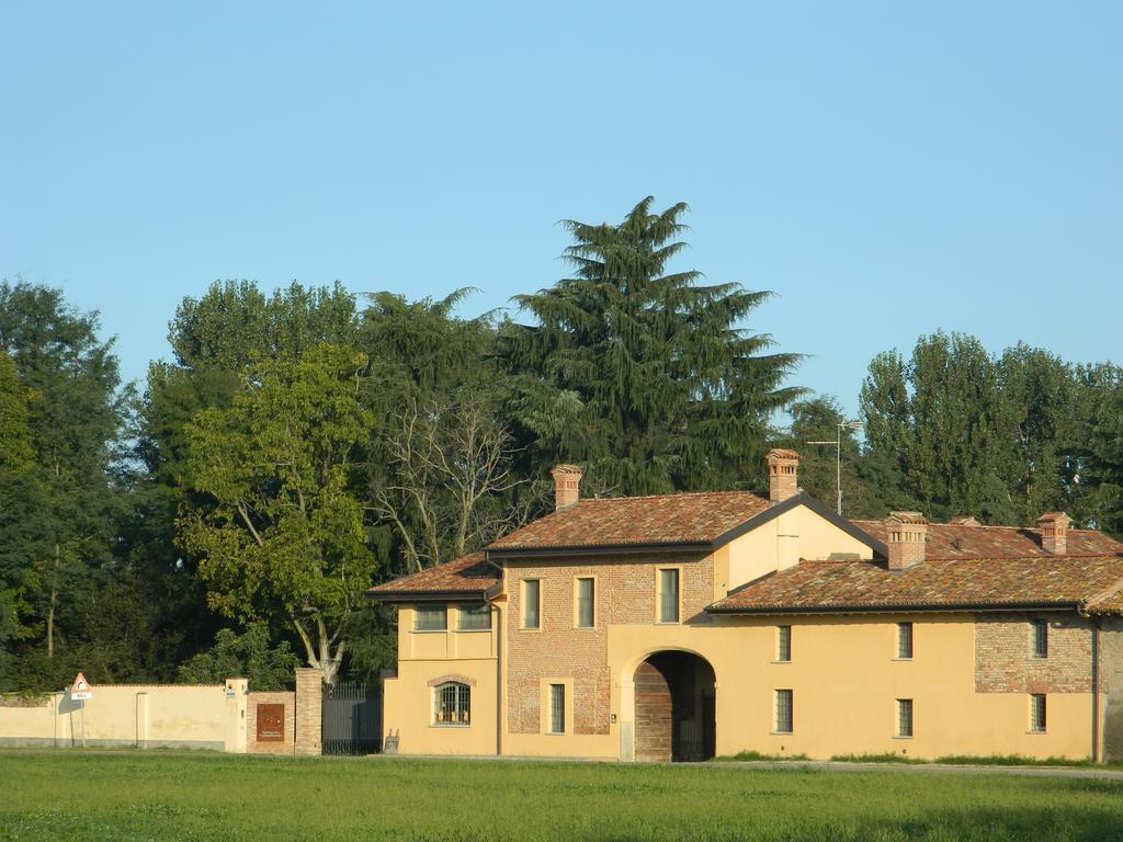 Agriturismo Cascina Pezzolo Guest House Lodi Exterior photo