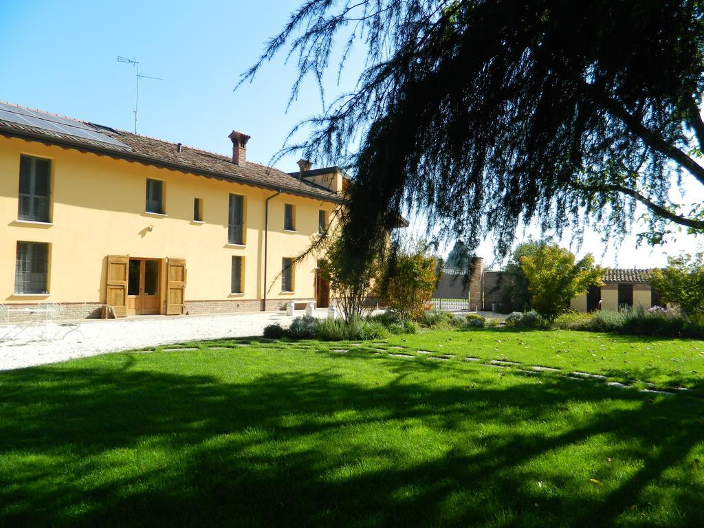 Agriturismo Cascina Pezzolo Guest House Lodi Exterior photo