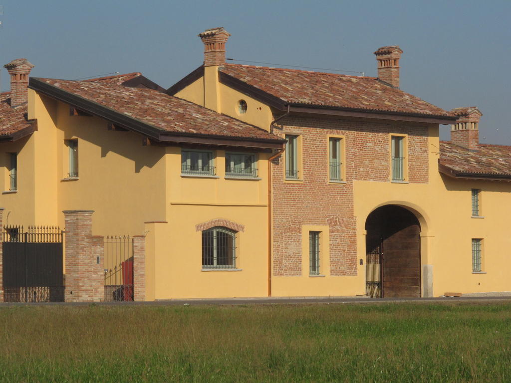 Agriturismo Cascina Pezzolo Guest House Lodi Exterior photo